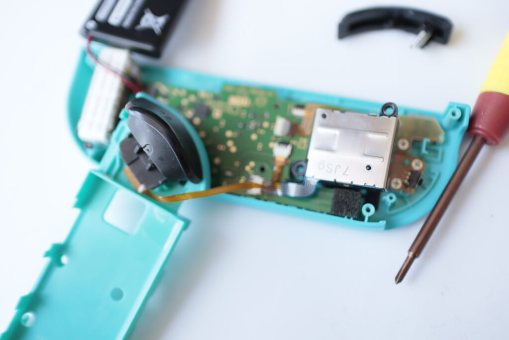 修理方法解説】Nintendo Switchのジョイコンを自力修理！【Amazonの修理キット使用】｜しおビル